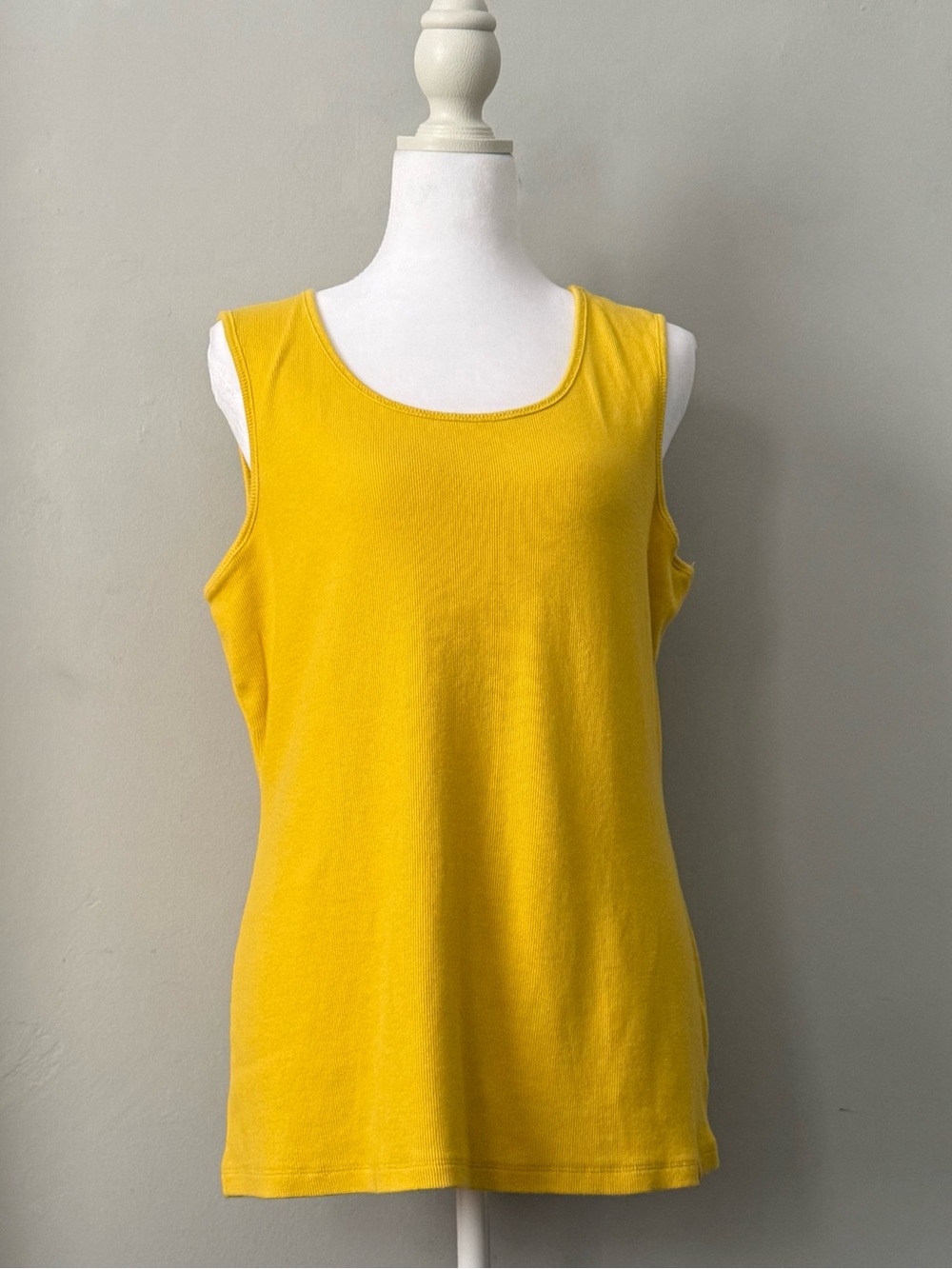 Liz Claiborne Bright Yellow Scoop Neck Tank Size 1X